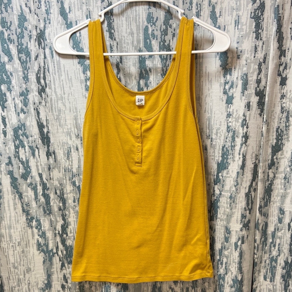 GAP Medium Tall Tank Top